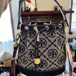Navy Tory Burch Bucket Purse (NWT)